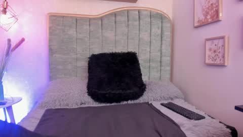 Snapshot of veronaburton chatting on April 6, 2026, 1:34 pm veronaburton online show from April 6, 2026, 1:34 pm