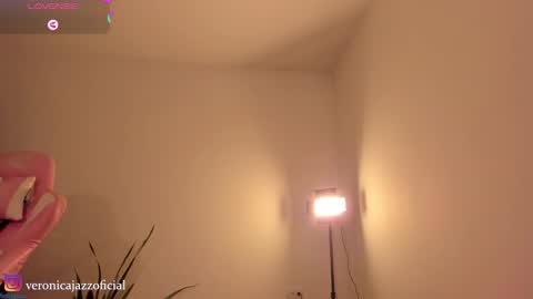 Snapshot of veronica_jazz chatting on February 12, 2026, 10:27 pm Vero 3 online show from February 12, 2026, 10:27 pm