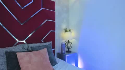 Veronica Olson online show from January 6, 2026, 3:32 am