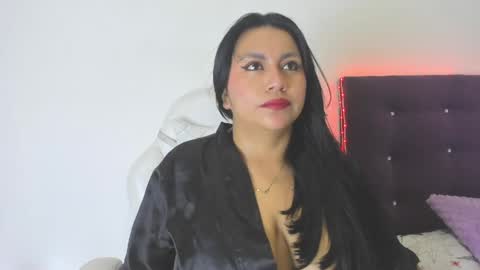 veronicaa_squirt online show from May 19, 2026, 3:02 am