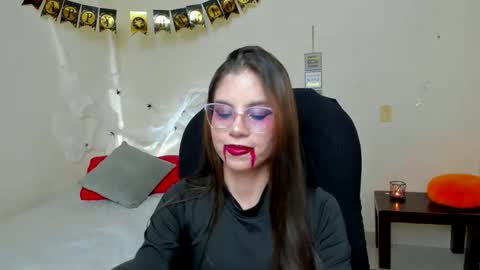 Snapshot of veronicamiller22 chatting on October 31, 2025, 12:44 am Veronica Miller online show from October 31, 2025, 12:44 am