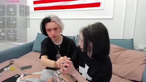 veryraretwins online show from June 18, 2026, 7:51 pm