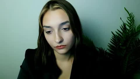 Snapshot of veryveryshygirl chatting on October 22, 2025, 6:18 pm Ana online show from October 22, 2025, 6:18 pm