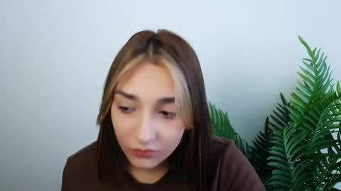 Snapshot of veryveryshygirl chatting on October 25, 2025, 7:49 am Ana online show from October 25, 2025, 7:49 am