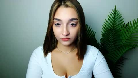 Snapshot of veryveryshygirl chatting on November 9, 2025, 7:45 pm Ana online show from November 9, 2025, 7:45 pm