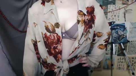 Snapshot of veryveryvery_shy chatting on January 5, 2025, 12:53 pm veryveryvery_shy online show from January 5, 2025, 12:53 pm