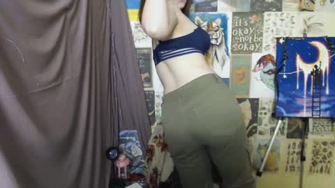 Snapshot of veryveryvery_shy chatting on March 6, 2025, 9:58 am veryveryvery_shy online show from March 6, 2025, 9:58 am