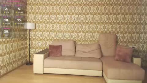 vi_luxxxy online show from April 24, 2026, 2:47 am