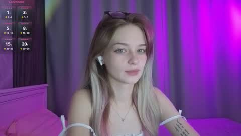 Snapshot of vialeta_baby chatting on September 19, 2025, 12:12 am Vi online show from September 19, 2025, 12:12 am