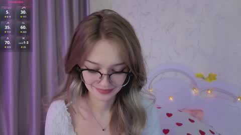 Snapshot of vialeta_baby chatting on November 10, 2025, 10:42 pm Vi online show from November 10, 2025, 10:42 pm