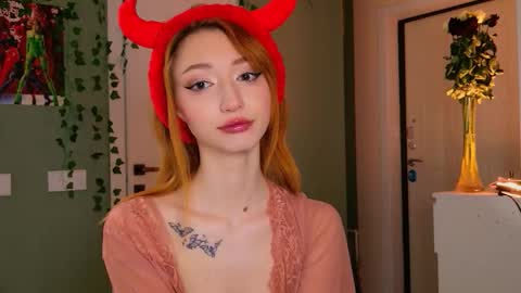 VIARESS online show from September 18, 2025, 5:37 pm