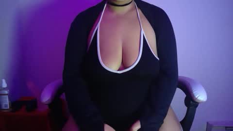 vibe_xxxo online show from March 28, 2026, 7:08 am