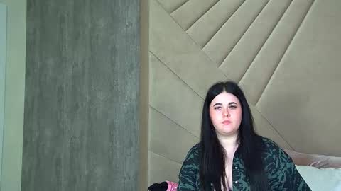 VickiBrooks online show from February 4, 2025, 8:38 pm