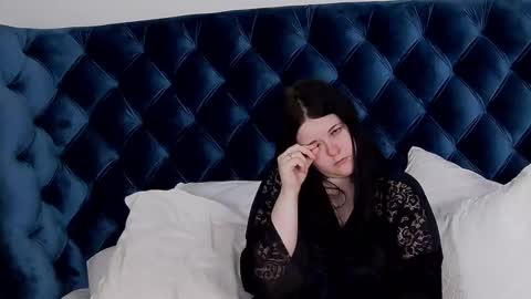 VickiBrooks online show from February 13, 2025, 2:12 am