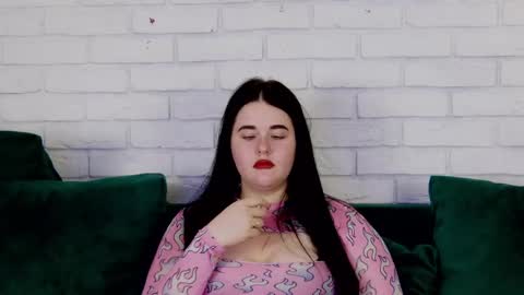 VickiBrooks online show from February 13, 2025, 7:10 pm