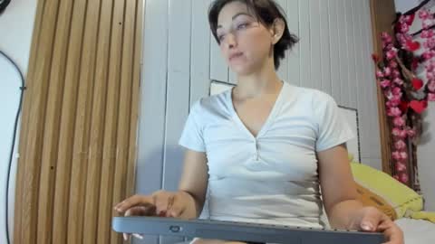 Snapshot of vicky__skinny_ chatting on March 5, 2025, 12:59 am Vicky online show from March 5, 2025, 12:59 am