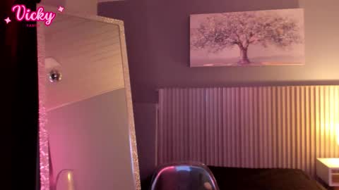  Vicky  online show from February 10, 2026, 3:05 pm