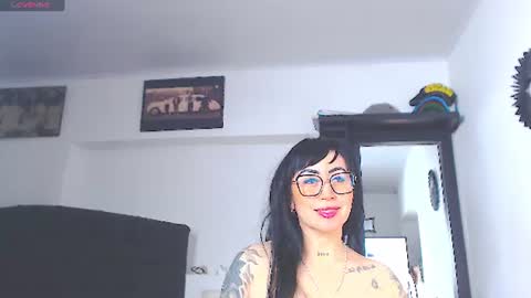 Vicky  online show from July 17, 2026, 11:06 am