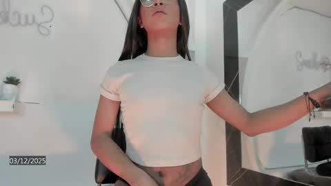 vicky_hottman online show from December 4, 2025, 4:33 am