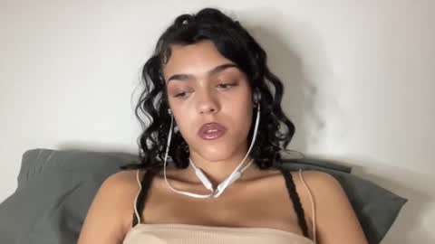 Snapshot of vickyyyx chatting on January 12, 2025, 5:13 am Goddess Victory online show from January 12, 2025, 5:13 am