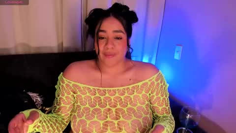 Victoria Serna  online show from March 8, 2025, 2:45 am