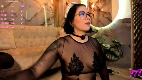 Snapshot of victoria__coopeer chatting on May 17, 2026, 8:05 pm Victoria Coopeer online show from May 17, 2026, 8:05 pm