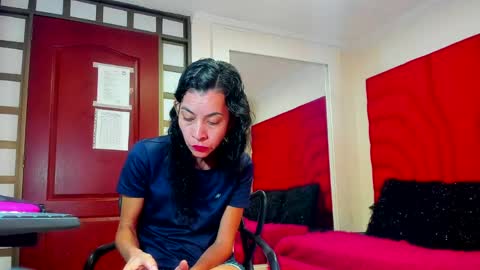 Victoria  grey  online show from May 26, 2026, 8:16 pm