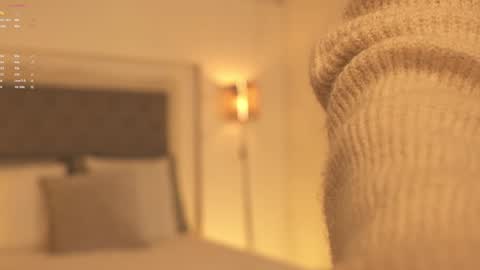 Snapshot of victoria__rossi chatting on December 16, 2024, 12:16 pm online show from December 16, 2024, 12:16 pm