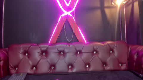 Snapshot of victoria_badgal chatting on December 18, 2024, 11:19 pm Victoria online show from December 18, 2024, 11:19 pm