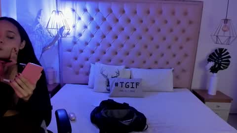 Snapshot of victoria_kitt chatting on October 3, 2025, 7:11 pm victoria_kitt online show from October 3, 2025, 7:11 pm