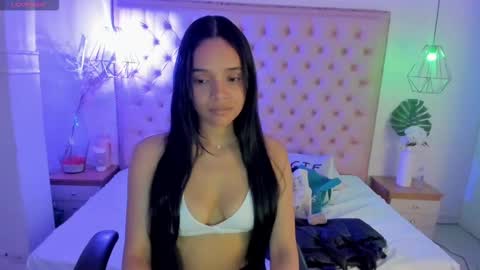 Snapshot of victoria_kitt chatting on November 5, 2025, 5:02 pm victoria_kitt online show from November 5, 2025, 5:02 pm