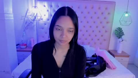 Snapshot of victoria_kitt chatting on November 7, 2025, 3:01 pm victoria_kitt online show from November 7, 2025, 3:01 pm