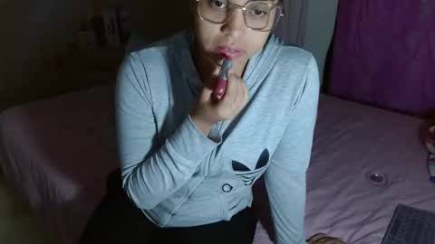 VICKY online show from May 15, 2026, 11:56 pm