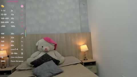 victoria_pachon online show from February 10, 2026, 7:18 pm