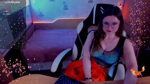 Snapshot of victoria_the_fox chatting on February 3, 2025, 8:46 am - The Divine Fox online show from February 3, 2025, 8:46 am