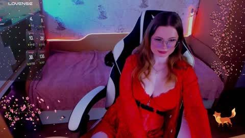 Snapshot of victoria_the_fox chatting on February 6, 2025, 5:57 am - The Divine Fox online show from February 6, 2025, 5:57 am