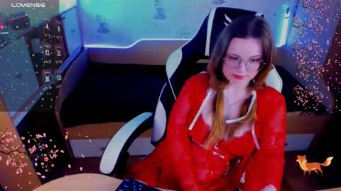 Snapshot of victoria_the_fox chatting on February 20, 2025, 10:48 am - The Divine Fox online show from February 20, 2025, 10:48 am