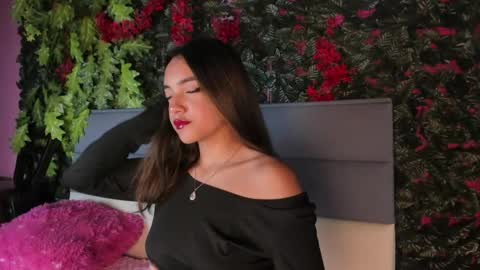 victoriaa2_doll online show from June 1, 2026, 12:29 pm