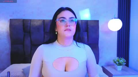 Snapshot of victoriaandrade chatting on July 1, 2026, 11:56 am Victoria Andrade online show from July 1, 2026, 11:56 am