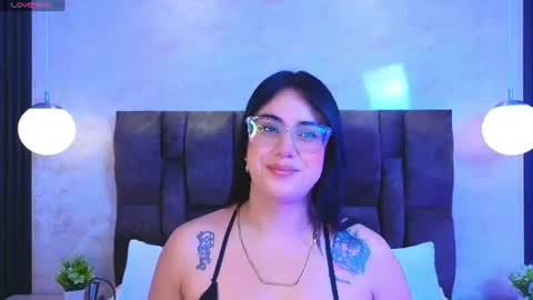 Snapshot of victoriaandrade chatting on July 8, 2026, 12:20 pm Victoria Andrade online show from July 8, 2026, 12:20 pm