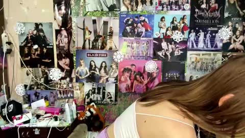 Lana online show from April 24, 2026, 6:05 am