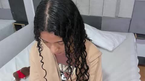 Victoria  online show from February 15, 2026, 7:32 pm