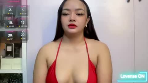 Snapshot of victoriaharper2 chatting on June 21, 2026, 2:08 pm Victoria Harper online show from June 21, 2026, 2:08 pm