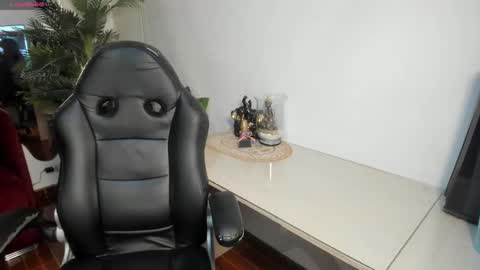 Snapshot of victoriapaker chatting on February 15, 2026, 4:58 pm victoriapaker online show from February 15, 2026, 4:58 pm