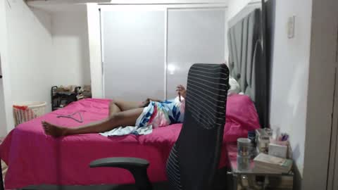 Snapshot of victoriaphillips chatting on December 20, 2024, 7:01 am ONLYFANS online show from December 20, 2024, 7:01 am