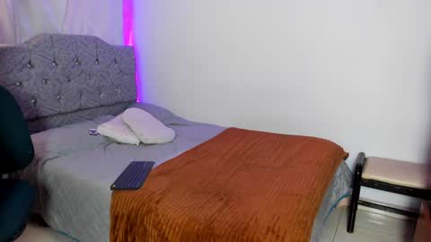 Snapshot of victoriathomponss chatting on January 6, 2025, 4:44 pm Victoria online show from January 6, 2025, 4:44 pm