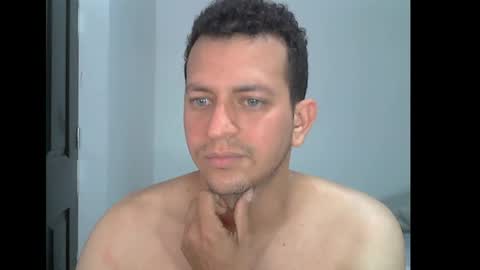 victormanuelq_1 online show from March 13, 2026, 3:18 pm