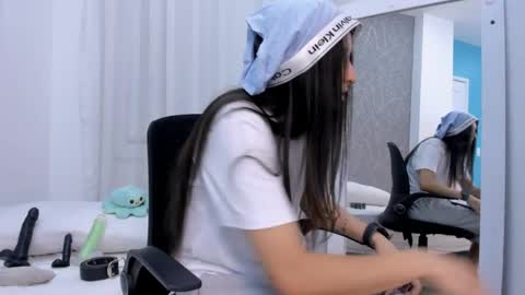 viictoriiasaenz online show from March 30, 2026, 4:57 am