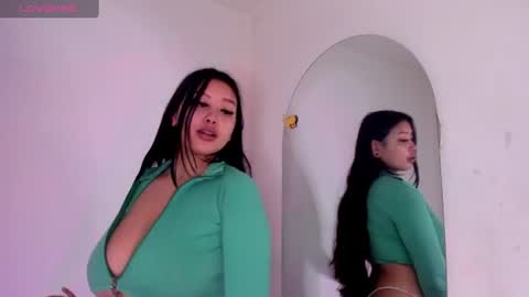 Snapshot of viioleett_cum chatting on August 4, 2026, 2:30 pm viioleett_cum online show from August 4, 2026, 2:30 pm