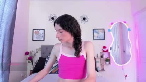 Violet online show from November 2, 2025, 2:41 pm